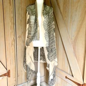 Free People Black and Cream Scarf